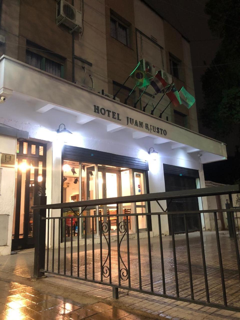 Hotel J B J 2*